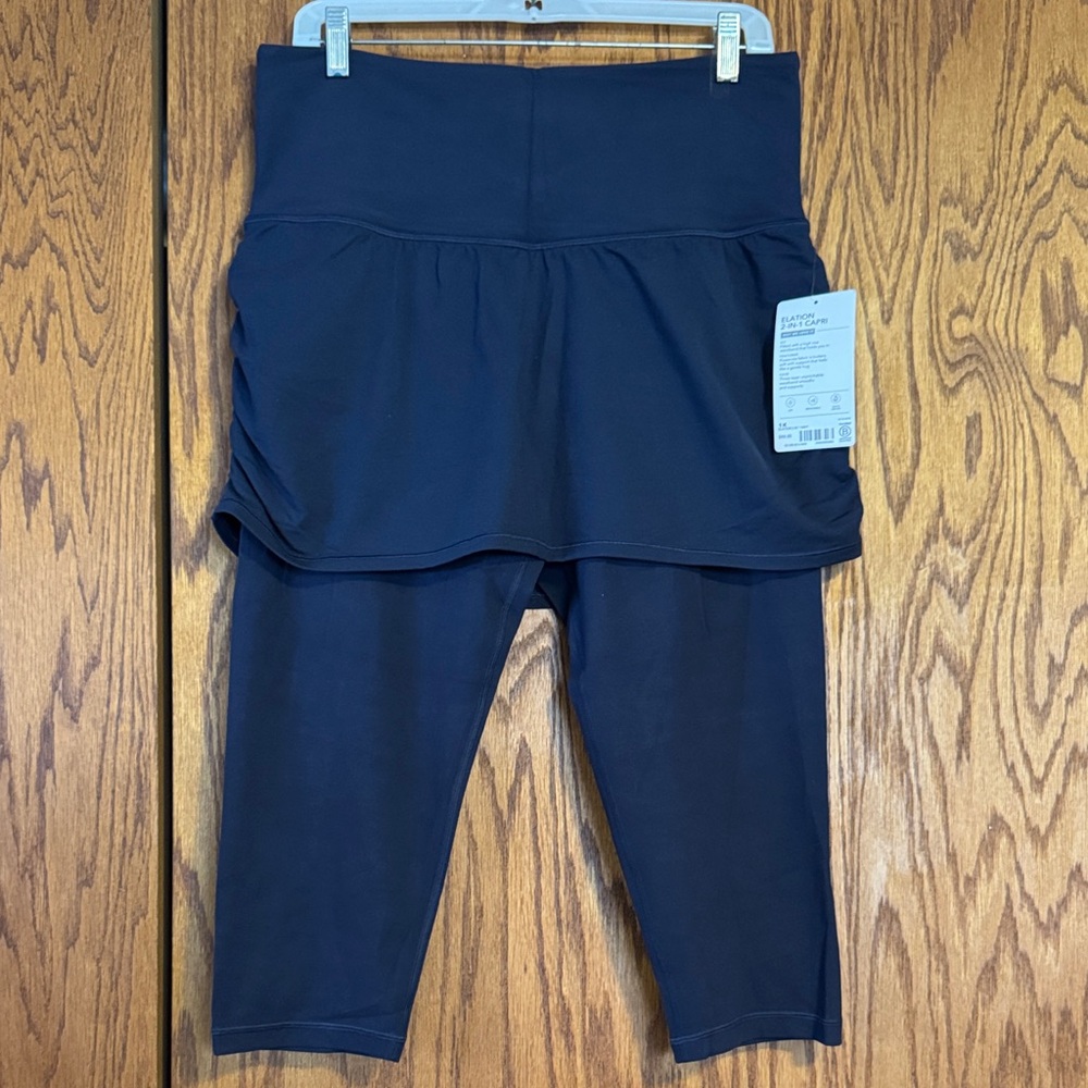 Athleta Elation 2-in-1 Capri in Black